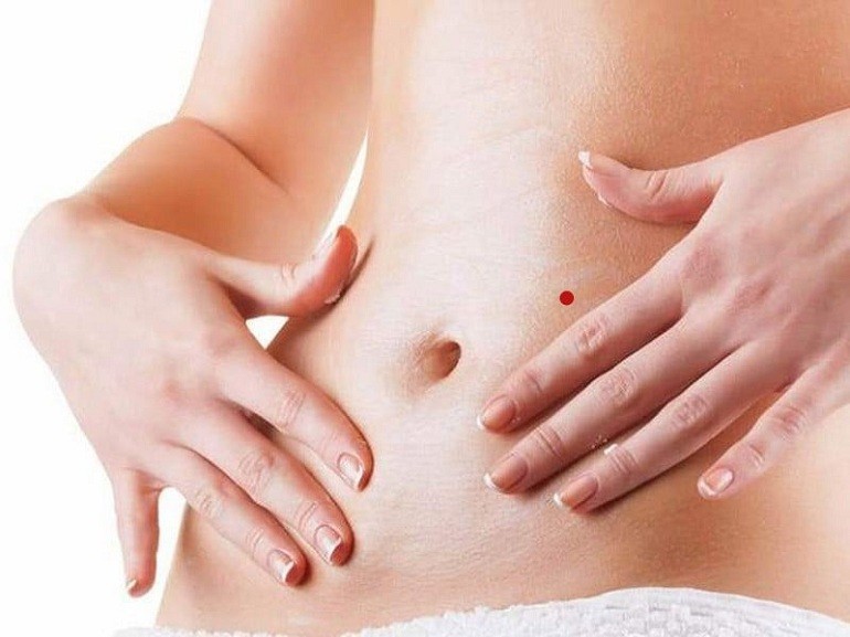 Bụng có nốt ruồi là cô gái này có sự quyến rũ và gợi cảm - hình 10