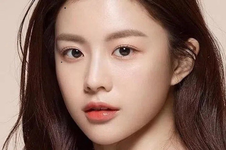 Nốt ruồi giàu sang trên mặt phụ nữ - hình 20