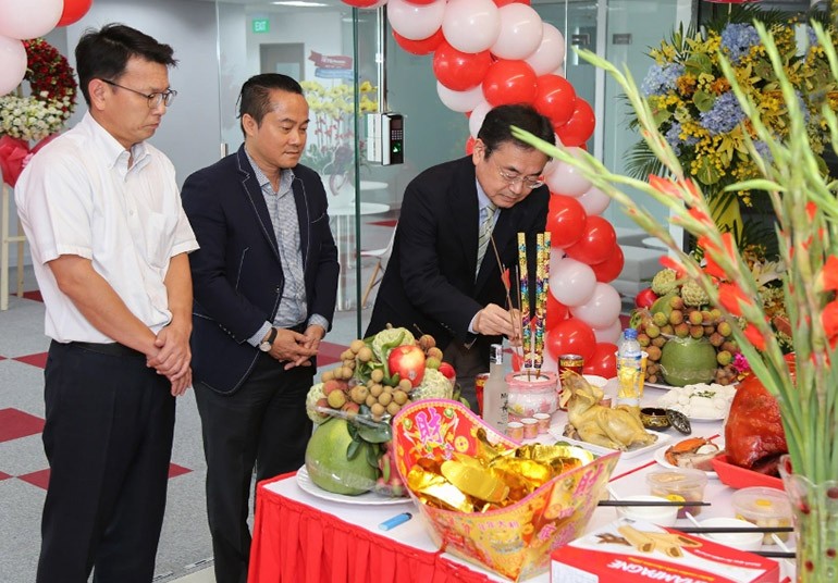 Văn khấn mùng 1 Tết và mùng 1 hằng tháng chuẩn xác dễ hiểu - Ảnh 21