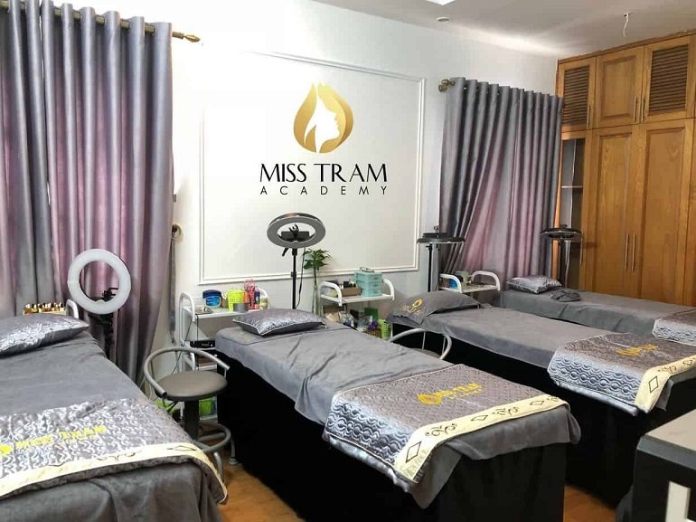Miss Tram spa điều chỉnh trán cao cao - ảnh 27
