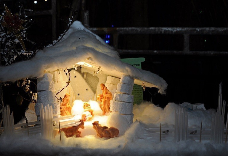 Hang đá Giánh sinh - Ảnh